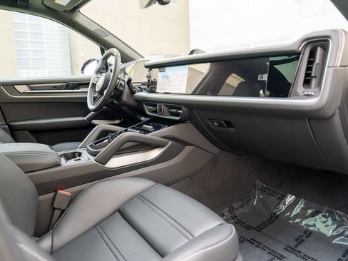New 2025 Porsche Cayenne GTS image 26