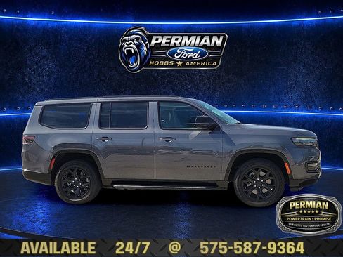 Used 2023 Jeep Wagoneer Series II AWD/4WD image 5