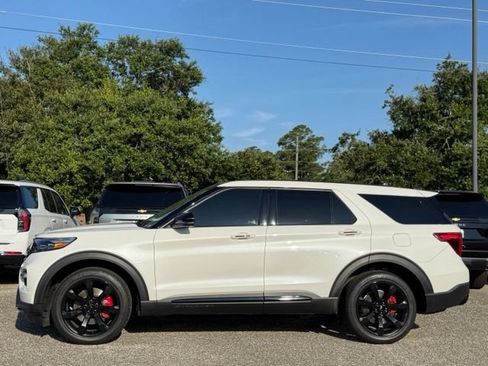 Used 2022 Ford Explorer ST w/ Equipment Group 401A AWD/4WD image 2