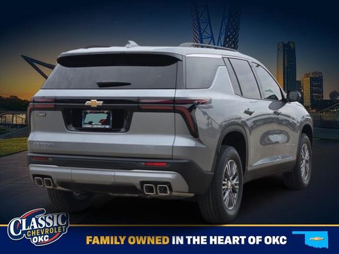 New 2026 Chevrolet Traverse LT image 4