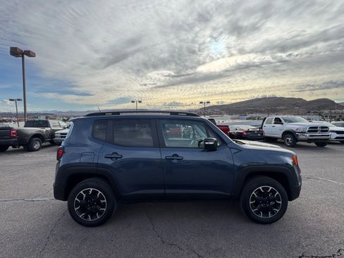 Certified 2023 Jeep Renegade Latitude image 6