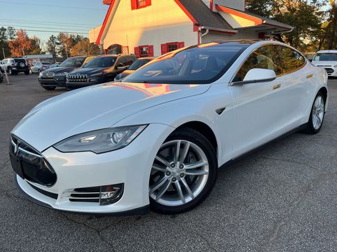 Used 2013 Tesla Model S Signature Performance image 29