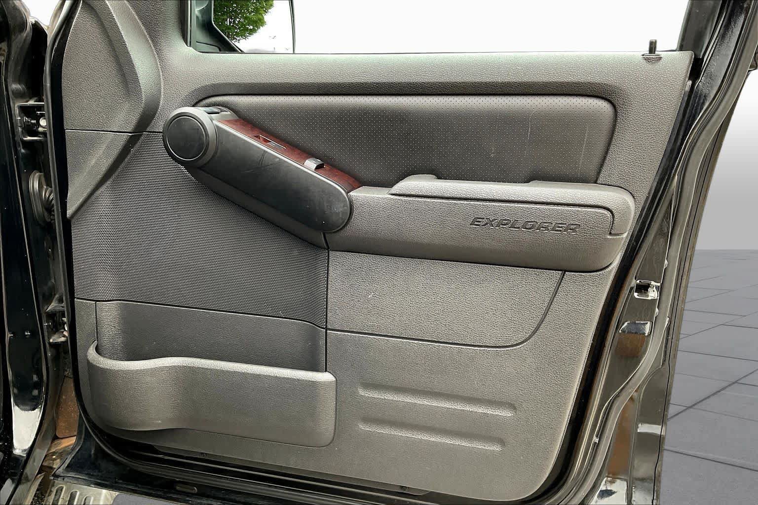 Used 2009 Ford Explorer Limited RWD image 21
