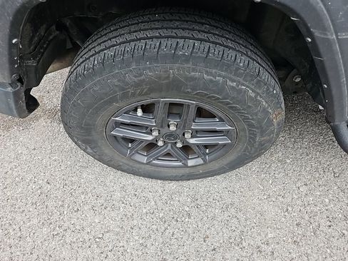 Used 2024 Jeep Wrangler Sport S image 11