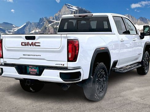 Used 2020 GMC Sierra 2500 AT4 w/ AT4 Premium Package image 2