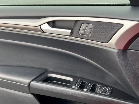 Used 2019 Ford Fusion SEL image 35