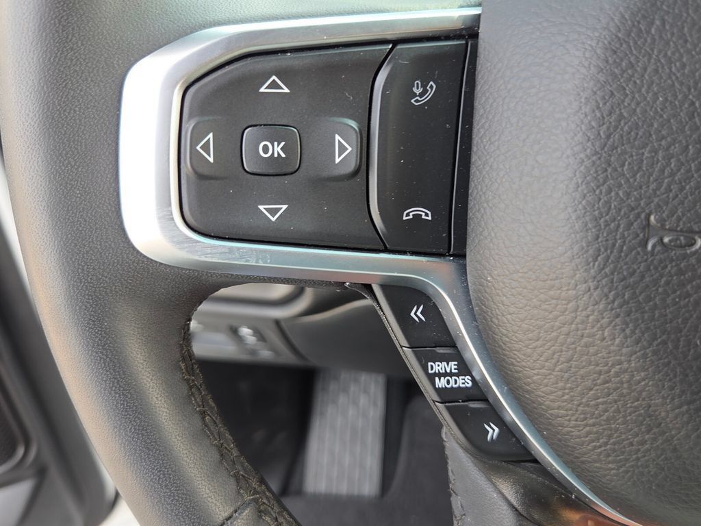 Used 2025 RAM 1500 Big Horn AWD/4WD image 24