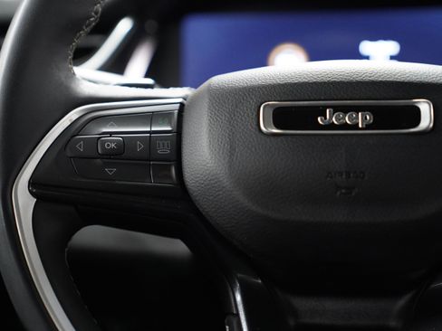 Certified 2023 Jeep Grand Cherokee Altitude image 19