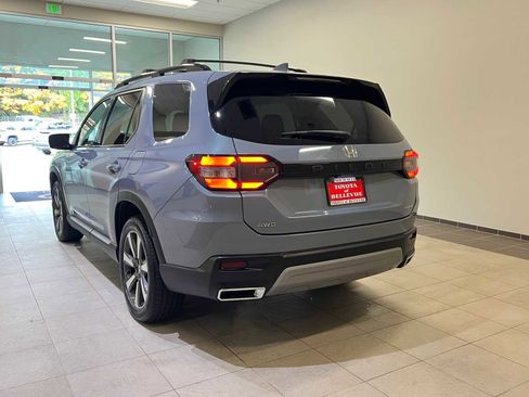 Used 2023 Honda Pilot Elite image 4