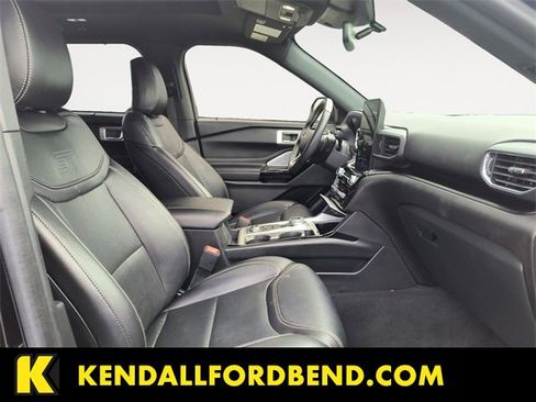 Certified 2022 Ford Explorer ST w/ ST Street Pack image 15
