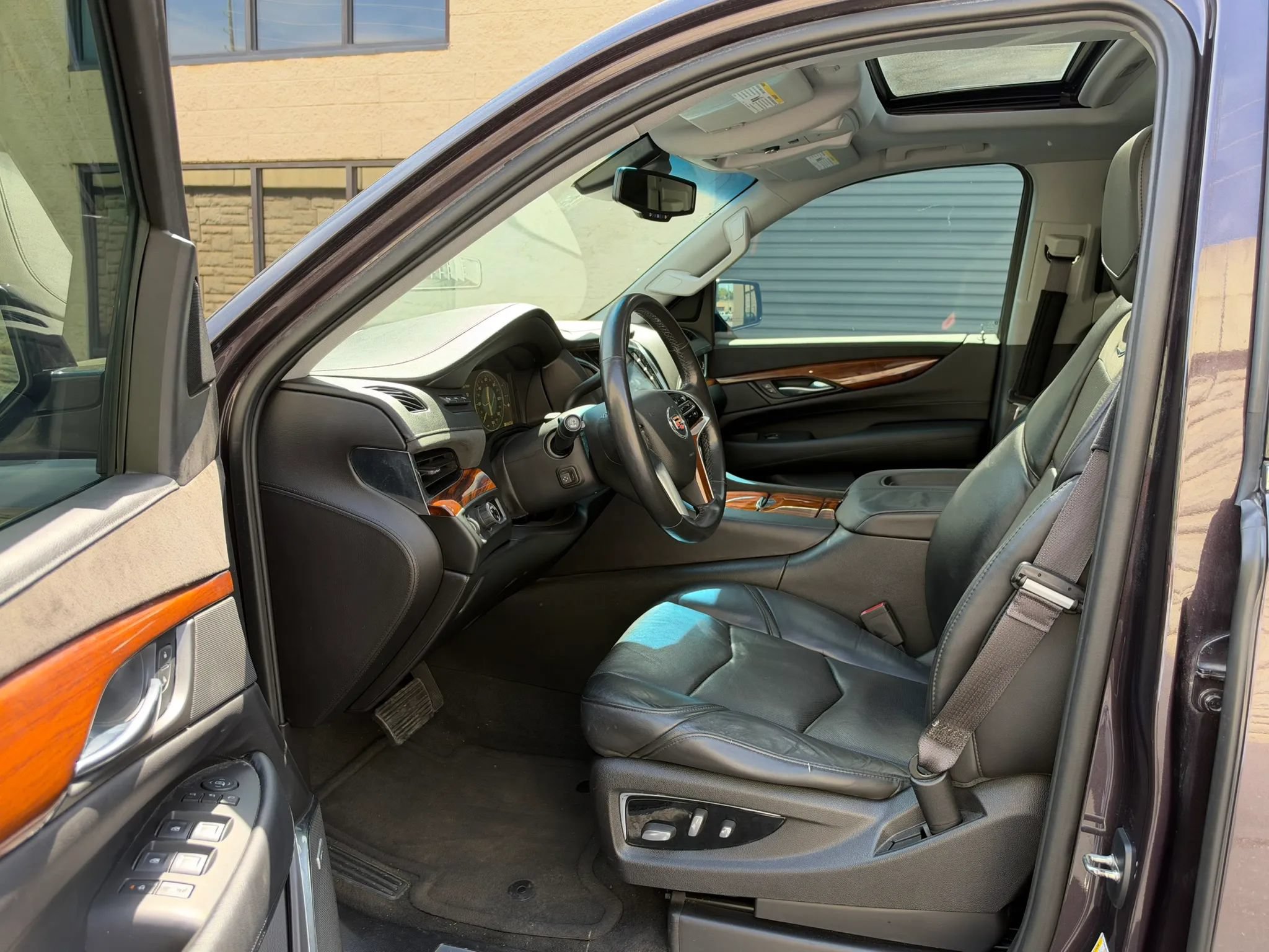 Used 2015 Cadillac Escalade Premium RWD image 22
