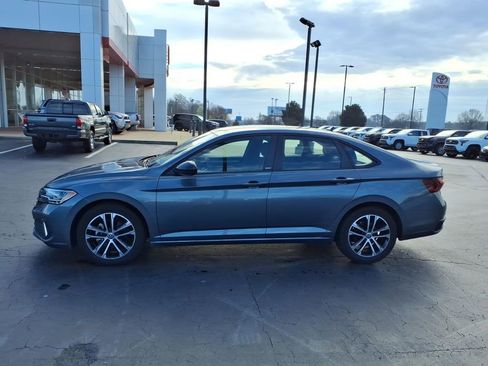 Used 2024 Volkswagen Jetta Sport image 6