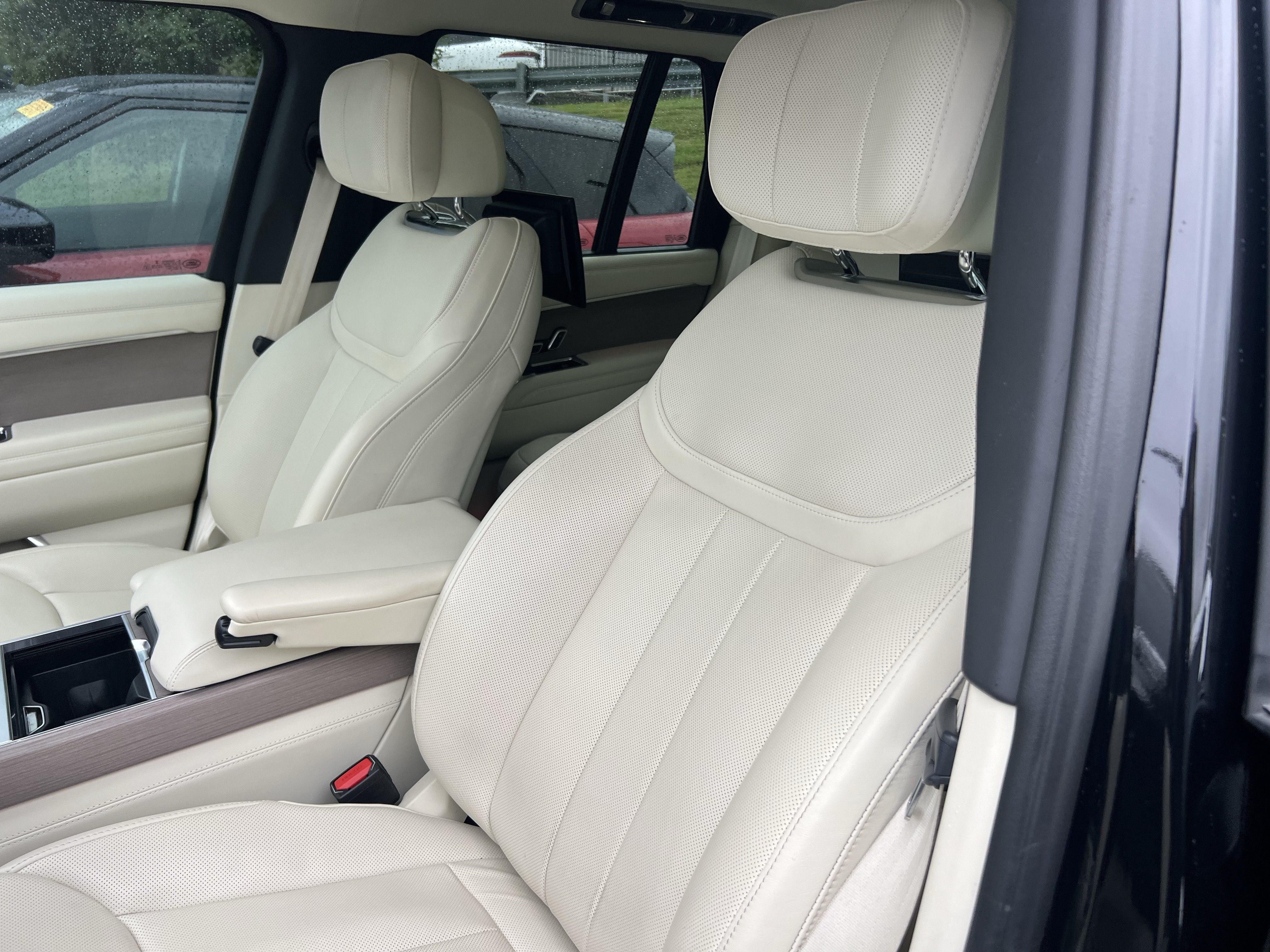 Certified 2023 Land Rover Range Rover First Edition AWD/4WD image 16