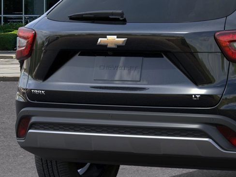 New 2026 Chevrolet Trax LT w/ Sunroof Package image 14