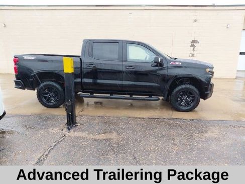 Used 2020 Chevrolet Silverado 1500 LT Trail Boss w/ Midnight Edition AWD/4WD image 3