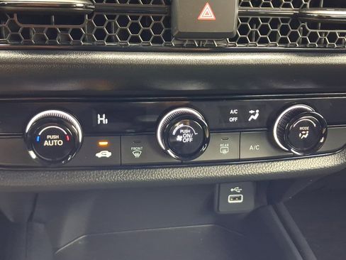 Used 2024 Honda HR-V LX image 17