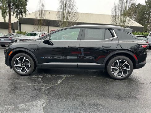 New 2026 Chevrolet Equinox EV LT image 2