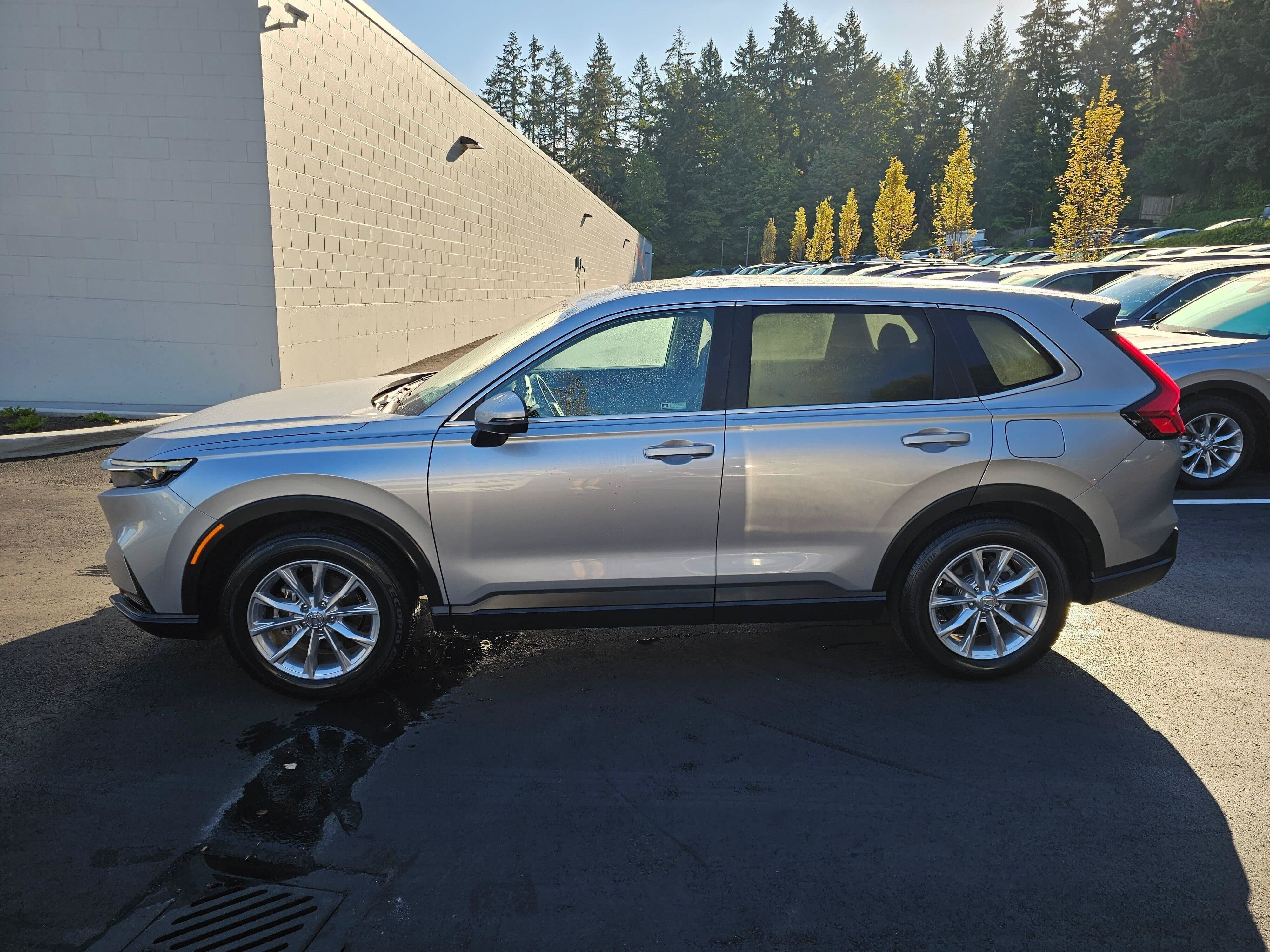 Used 2024 Honda CR-V EX image 4