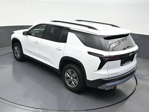Used 2026 Chevrolet Traverse LT FWD image 18