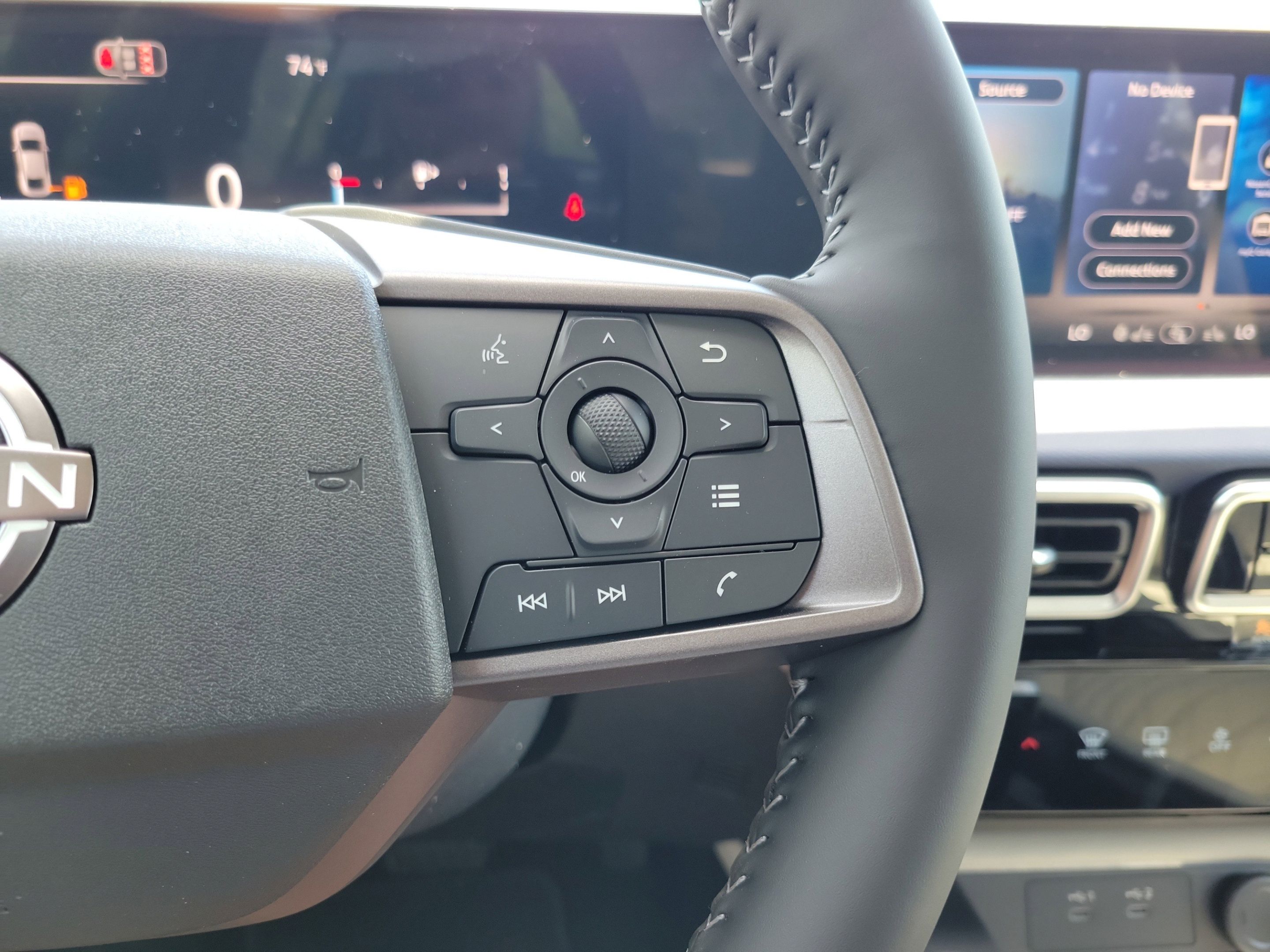 Used 2026 Nissan Sentra SL w/ Floor Mat Package FWD image 22