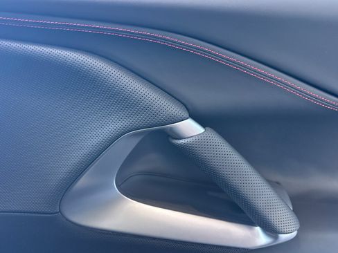 Used 2018 Ferrari 812 Superfast RWD image 18