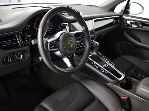 Used 2021 Porsche Macan image 4