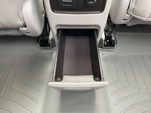 Used 2019 GMC Acadia SLT AWD/4WD image 33