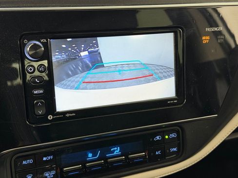 Used 2018 Toyota Corolla iM w/ Carpet Mat Package (TMS) FWD image 18