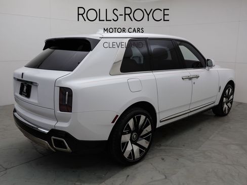 New 2026 Rolls-Royce Cullinan AWD/4WD image 10