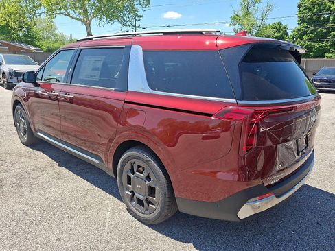 New 2026 Kia Carnival SX FWD image 4