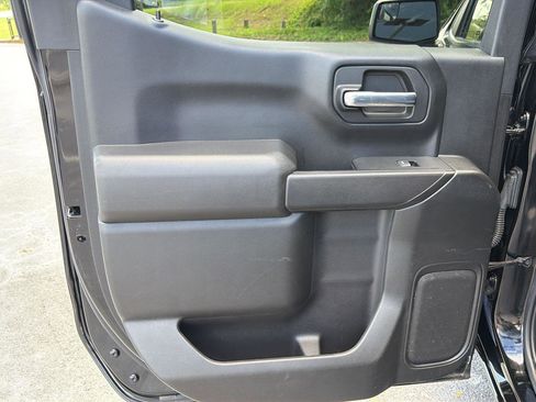 Used 2021 Chevrolet Silverado 1500 LT AWD/4WD image 17