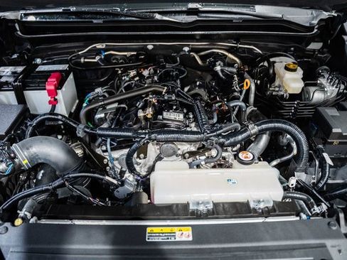 Used 2024 Toyota Tacoma Limited w/ Limited Package (LT) image 20