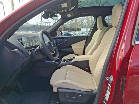 Used 2025 BMW X3 xDrive30i w/ Premium Package image 13