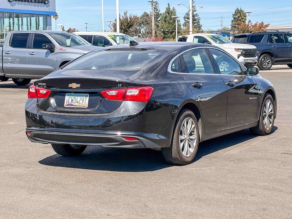 Used 2025 Chevrolet Malibu LT FWD image 4