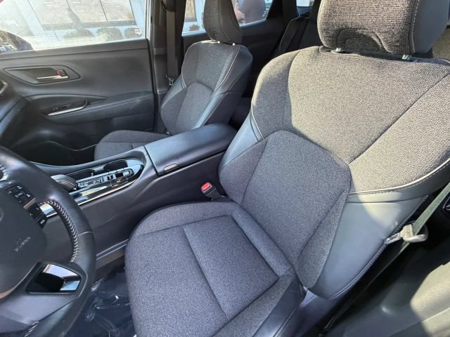 Used 2024 Toyota Crown w/ Carpet Mat Package (TMS) AWD/4WD image 13