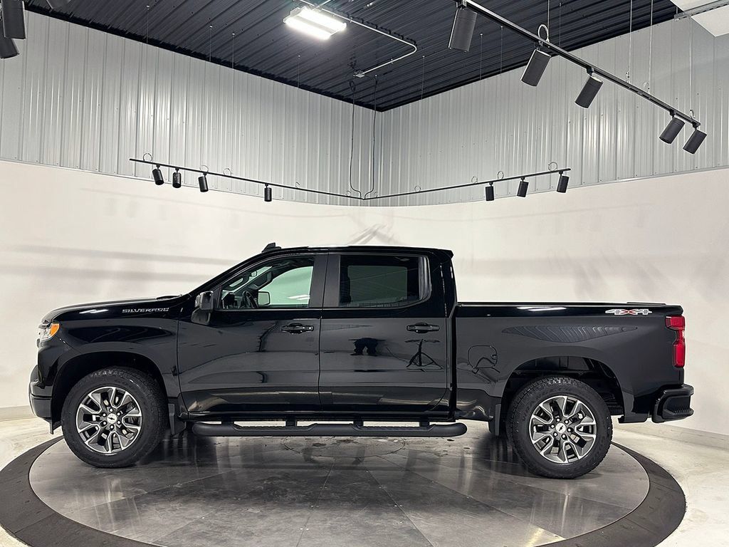 Used 2023 Chevrolet Silverado 1500 RST AWD/4WD image 16