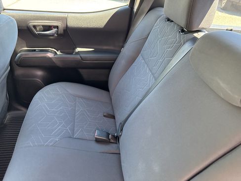 Used 2019 Toyota Tacoma TRD Sport AWD/4WD image 23