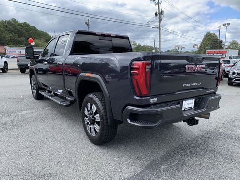 Used 2024 GMC Sierra 2500 Denali image 3
