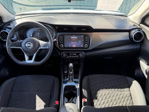 Used 2022 Nissan Kicks SV image 23