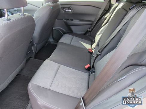 Certified 2025 Nissan Rogue SV FWD image 18