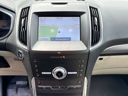 Used 2020 Ford Edge Titanium FWD image 23