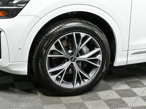 Used 2025 Audi Q8 Premium AWD/4WD image 29