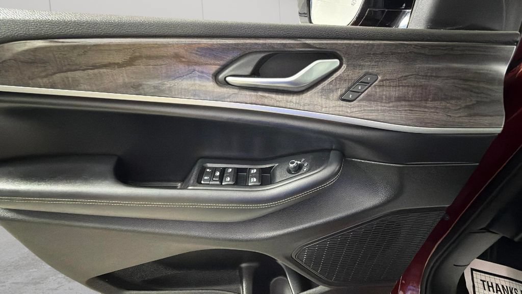 Used 2023 Jeep Grand Cherokee Limited w/ Black Appearance Package RWD image 25