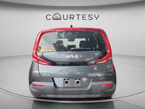 Used 2022 Kia Soul LX w/ Technology Package FWD image 13