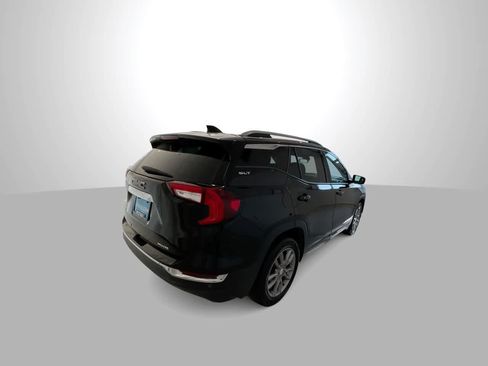 Used 2022 GMC Terrain SLT w/ Tech Package AWD/4WD image 8