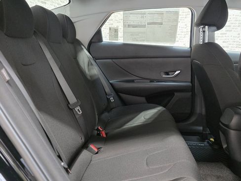 New 2026 Hyundai Elantra SE image 11