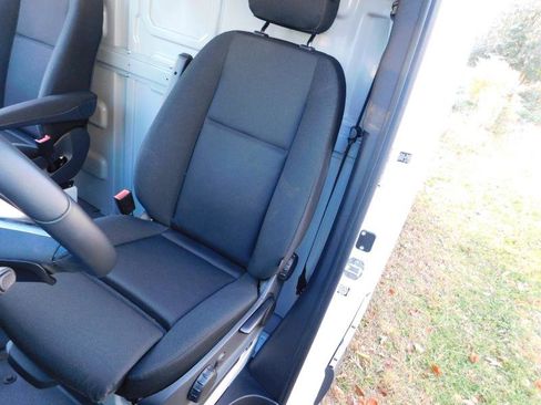 Used 2024 Mercedes-Benz eSprinter 170 Cargo image 25