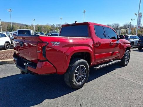 Used 2025 Toyota Tacoma TRD Sport AWD/4WD image 8
