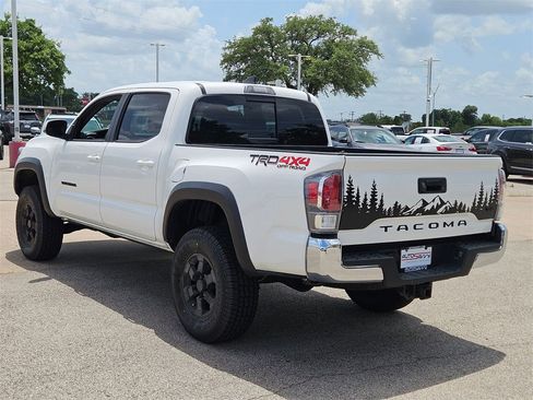Used 2023 Toyota Tacoma TRD Off-Road image 6