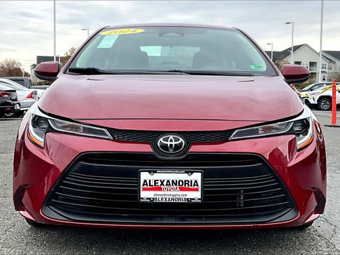 Used 2024 Toyota Corolla LE image 3